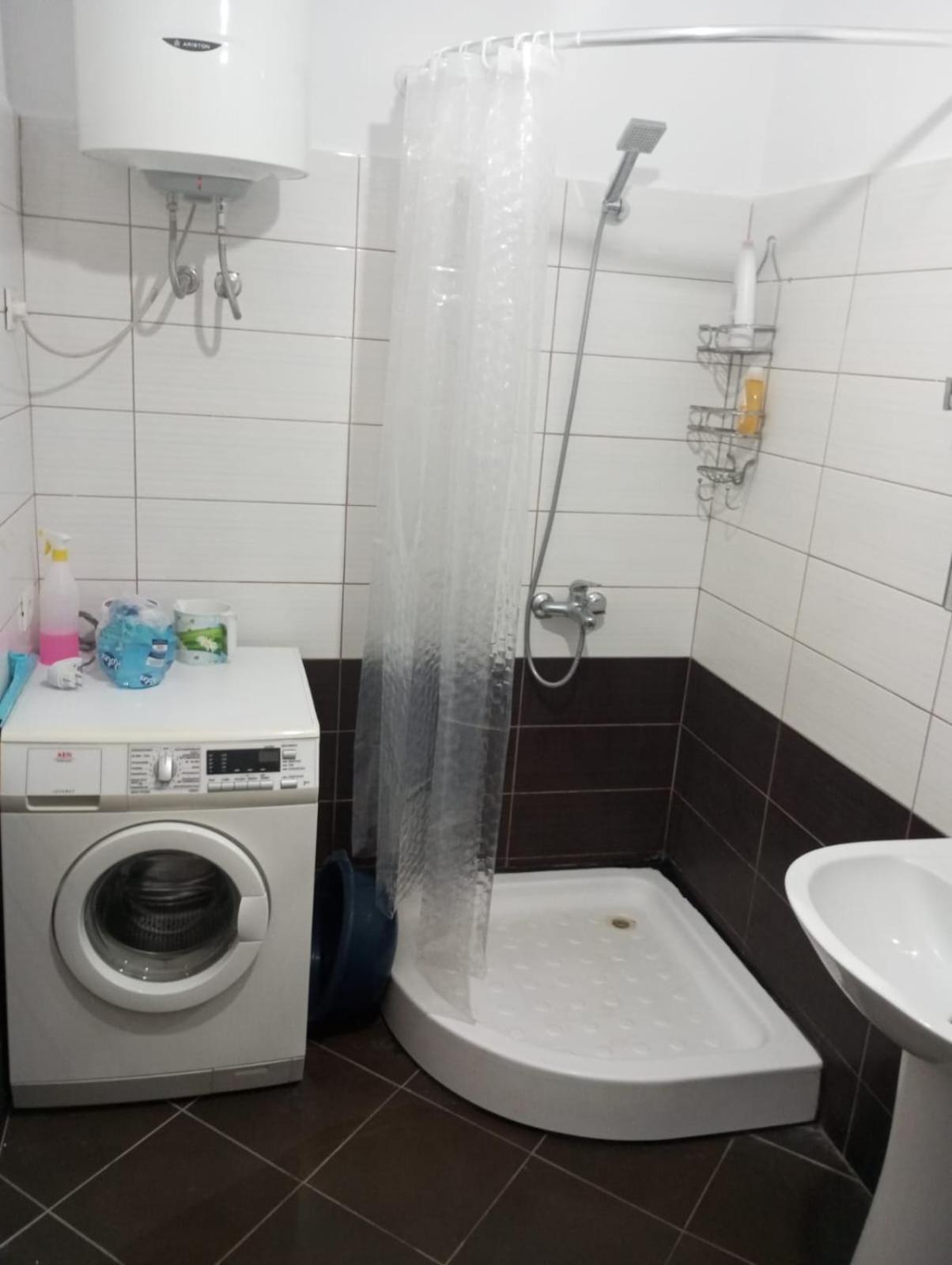 Maksimilian Apartament Durres Exterior photo